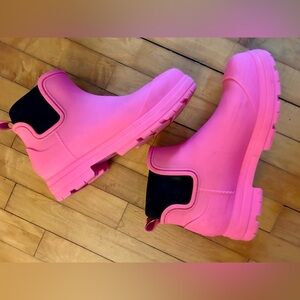 UGG Women's HOT Pink and Black Rubber Ankle Boots  WORN MINIMALLY!